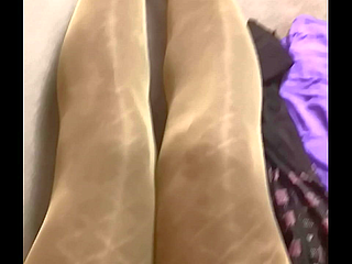 Crossdresser in pantyhose