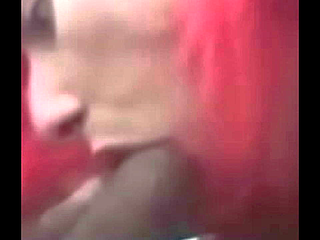 TRANS CHUPA MUITO GOSTOSO OLHA